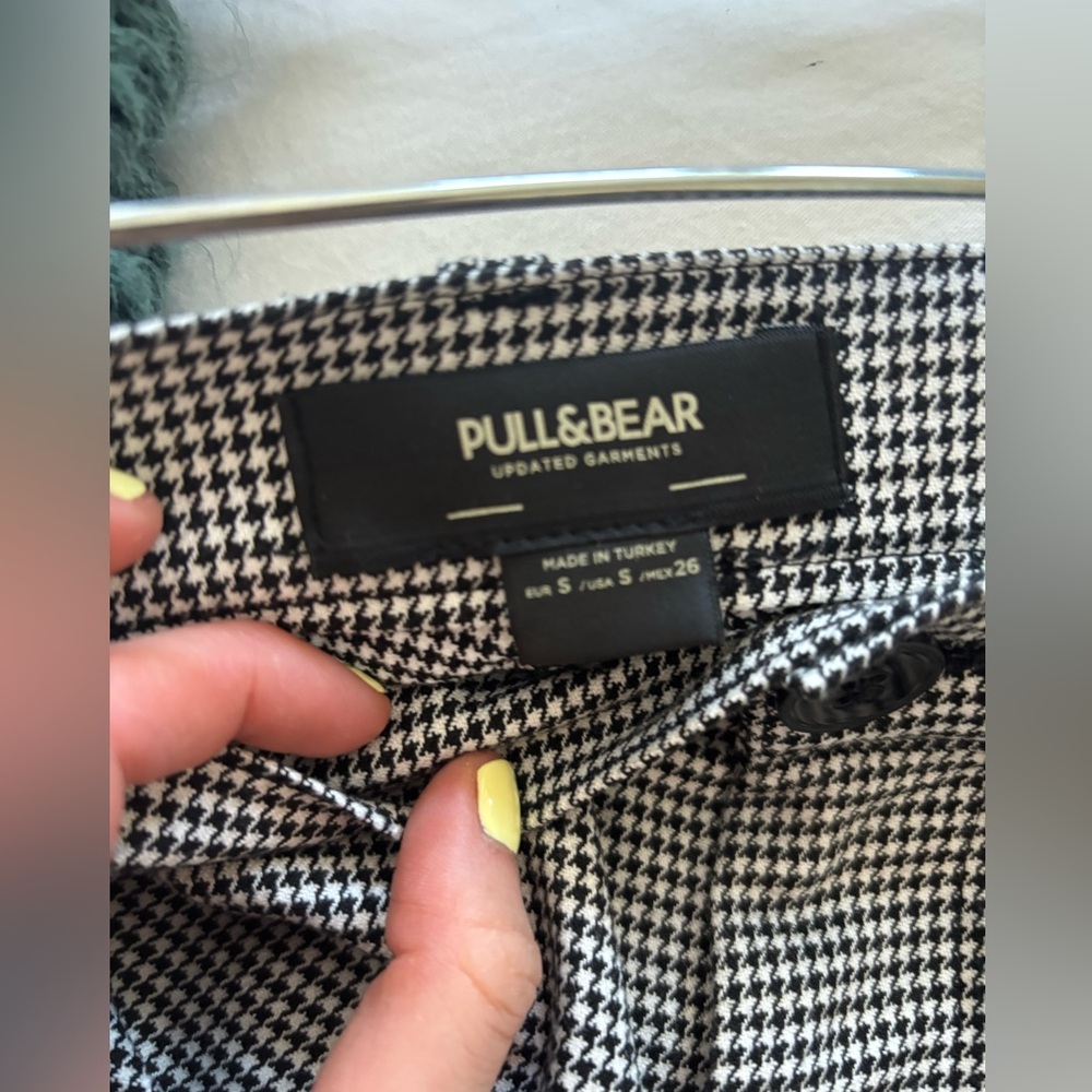Pull & Bear - Picture 2 of 3